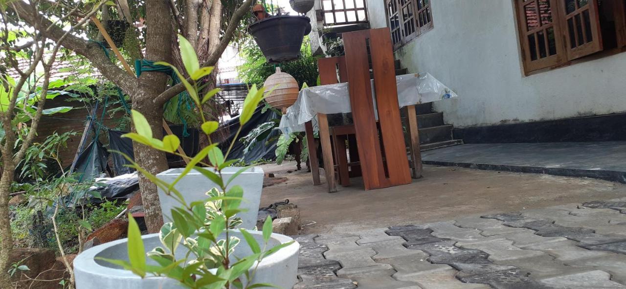 Bisandu Guesthouse Mirissa Exterior foto